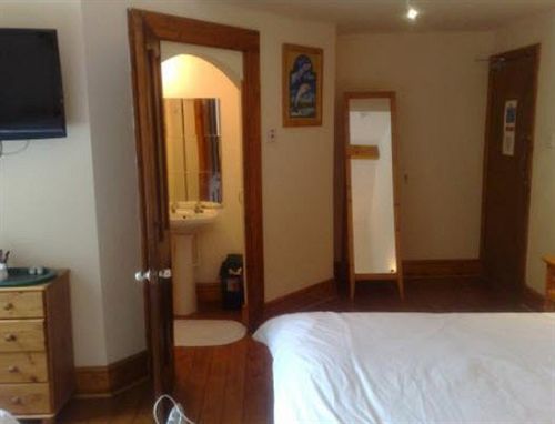 แอชิล เกสท์เฮาส์ Hotel โซลิฮัล ภายนอก รูปภาพ